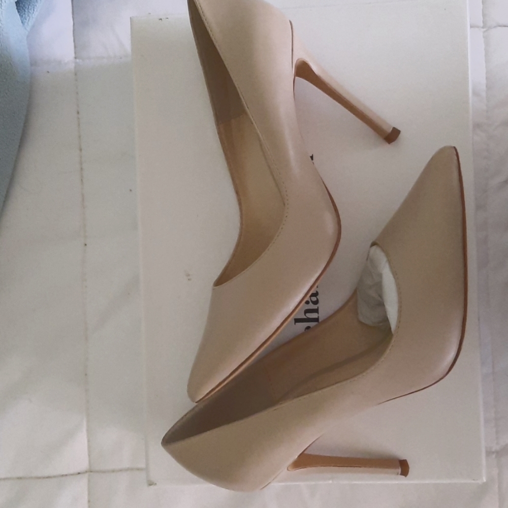 Charles David Caleesi Nude Natural Leather Heel Pumps